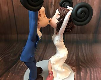 Weight Lifter, Wedding Toppers, Gym Bro, Gym Wedding, Wedding Topper, Everything Wedding, Kissing Couples, Keep Fit, Wedding Cake Topper