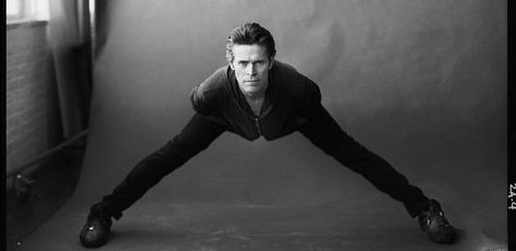 Strange Poses Reference, Goofy Photoshoot, Funny Poses, Willem Dafoe, Silly Photos, Male Poses, Poses For Photos, Pose Reference Photo, Drawing Poses