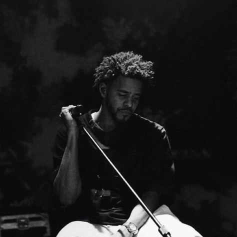 J Cole Art, Jermaine Cole, J Cole Quotes, Beauty In The Struggle, Black And White Photo Wall, Best Friend Day, Rapper Quotes, Rap Wallpaper, Donald Glover