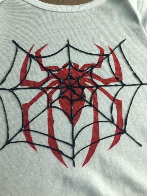 Spiderman Onesie I made. Spiderman Diy Shirt, Tuff Outfits, Spiderman Onesie, Spiderman Hand, Spiderman Tshirt, Spiderman Painting, Spiderman Hoodie, Spider Drawing, Spaider Man