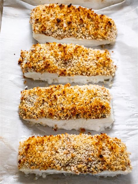 Macadamia Crusted Halibut Recipes, Macadamia Nut Halibut Recipes, Macadamia Halibut Recipes, Nut Crusted Fish Recipes, Almond Crusted Halibut Recipes, Macadamia Nut Crusted Cod, Crusted Halibut Recipes Baked, Almond Crusted Halibut, Hazelnut Crusted Halibut