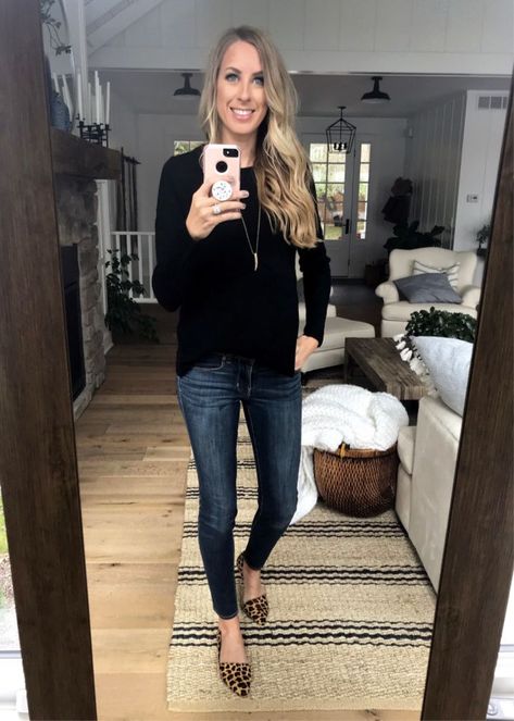 black sweater leopard flats Leopard Loafers Outfit, Leopard Print Flats Outfit, Animal Print Shoes Outfit, Leopard Print Shoes Outfit, Leopard Flats Outfits, Leopard Shoes Outfit, Work Outfits Frauen, Leopard Loafers, Loafers Outfit