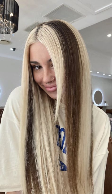 Underneath Dyed Hair For Blondes, Block Color Hair, Alt Hair Colors, Black To Blonde Hair, Toned Hair, Two Toned Hair, Chunky Highlights, Hair Color Underneath, Diy Hair Color