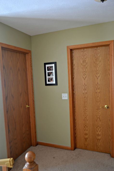 Ideas For Closet Doors, Wallpaper For Closet, Wallpaper Makeover, Deur Makeover, Interior Door Makeover, Interior Doors Modern, Painted Closet, Oak Interior Doors, Closet Door Makeover