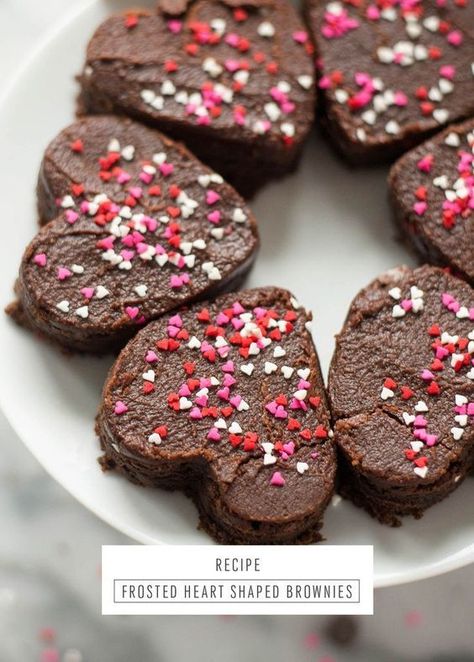 Valentines Day Brownies, Heart Shaped Brownies, Tofu Buddha Bowl, Heart Brownies, Frosted Brownies, Peanut Tofu, Bake Ideas, Food Bike, Perfect Brownies