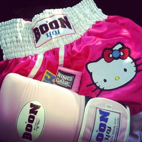 Must have these shorts Women Boxing Aesthetic, Boxing Outfit For Women, Boxing Outfit, Boxing Aesthetic, Pink Boxing Gloves, Boxer Aesthetic, Boxing Clothes, Muay Thai Shorts, Trening Sztuk Walki