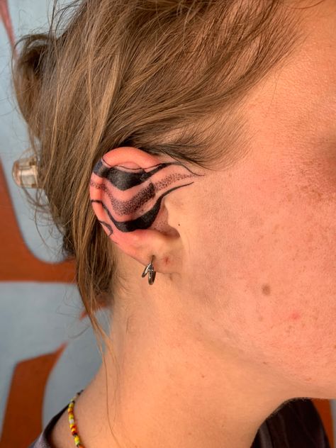 Abstract lines and waves ear tattoo Abstract Ear Tattoo, Inside Ear Tattoos, Tattoo Ears, Inside Ear, Inspo Tattoo, Face Tattoos, Face Tattoo, Tattoos And Body Art, Neck Tattoo