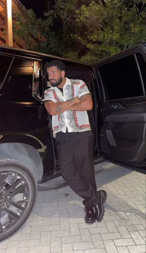 Drake Fits 2023, Drake Full Body Pic, Drake Baggy Fits, Old Drake Aesthetic, Drake Style, Drake Fits, Drake Outfits, Drake Outfit, Drake Fashion