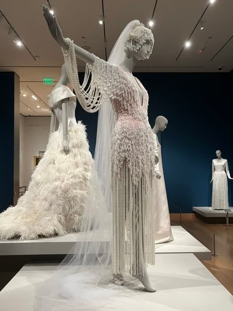 Bob Mackie pink silk and tulle two piece wedding outfit with pearls. Seen recently at the MFA Boston. Absolutely stunning! Bob Mackie Wedding Dress, Bob Mackie Dress, Two Piece Wedding Outfit, Halloween Couture, Bob Mackie Fashion, Cecile Bahnsen, Outfit With Pearls, Mfa Boston, Fashion Exhibition