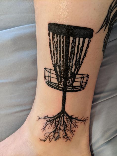 Discgolf Tattoos, Disc Golf Tattoo Ideas, Golf Tattoo Ideas For Men, Enemy Tattoo, Golf Tattoo Ideas, Tattoo Ideas For Men Forearm, Tattoo For Women Arm, Golf Tattoo, Z Tattoo