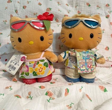 Tan Hello Kitty Aesthetic, Tropical Hello Kitty, Coconut Dream, Hello Kitty Aesthetic, Hello Kitty Art, Hello Kitty Pictures, Hello Kitty Plush, Hello Kitty Items, Sonny Angel