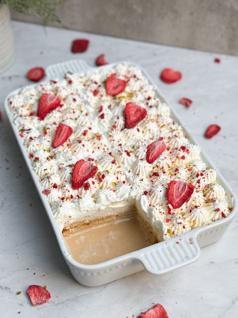 No Bake Chai Tres Leches Cake - BAKE WITH ZOHA Chai Tres Leches, Mexican Cake, Savory Bread Recipe, Tres Leches Cake Recipe, Spiced Chai, Spring Baking, Cake Cafe, Chai Recipe, Single Serve Desserts