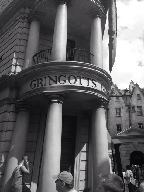 Harry potter world in universal, Gringotts bank exact replicate of the film Greengotts Bank Harry Potter, Harry Potter Gringotts Bank, Bank Vault Door, Harry Potter Gringotts, Gringotts Bank, Harry Potter References, Bank Vault, Vault Doors, Regulus Black