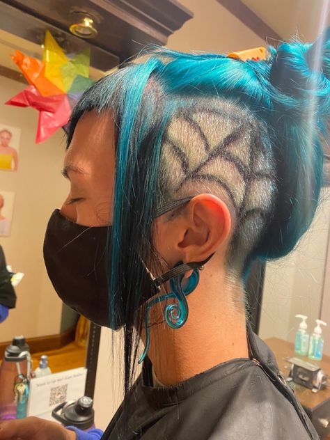 Blue Hair Shaved Side, Side Shave Patterns, Dyed Side Shave, Spider Web Shaved Side, Spiderweb Side Shave, Black Blue Tattoo, Dyed Sides Of Hair, Side Shave Medium Hair, Dyed Shaved Sides