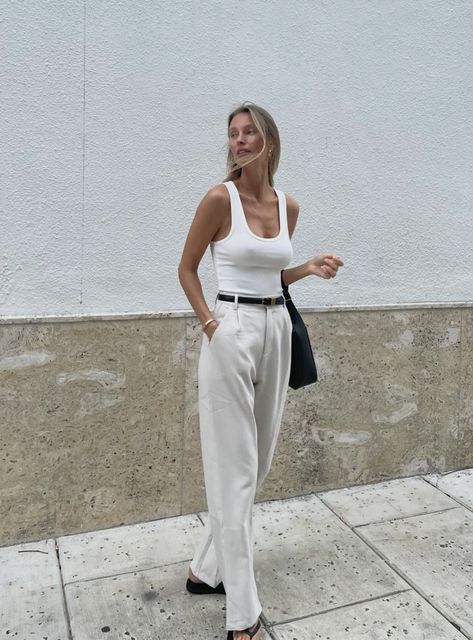 Cream Pants Outfit, Summer Fits Aesthetic, Hot Summer Outfits, Elegant Outfit Classy, Cream Pants, Breezy Dress, Outfit Inspiration Fall, Summer Fits, Neutral Fashion