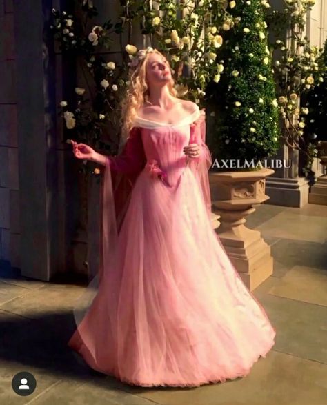 Princess Aurora Live Action, Aurora Inspired Dress, Medieval Princess Aesthetic, Sleeping Beauty Gown, Aurora Sleeping Beauty Dress, Sleeping Beauty Wedding Dress, Aurora Ballet, Aurora Wedding Dress, Aurora Gown