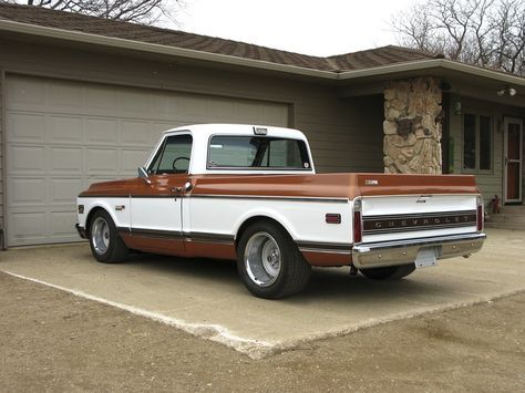 Deep dish rear rally wheels on a 1972 Chevy truck... Rally Wheels, 67 72 Chevy Truck, 72 Chevy Truck, C10 Chevy Truck, Custom Chevy Trucks, C10 Trucks, Lifted Chevy Trucks, Old Pickup Trucks, Classic Pickup Trucks