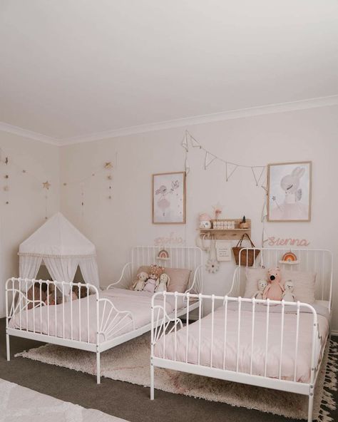 Mom And Daughter Room Sharing Ideas, Toddler Sister Room Ideas, Small Bedroom Ideas For 2 Sisters, Girls Bedroom Ideas Shared, Toddler Princess Room, Shared Room Ideas, Sisters Bedroom Ideas, Sisters Bedroom, Toddler And Baby Room