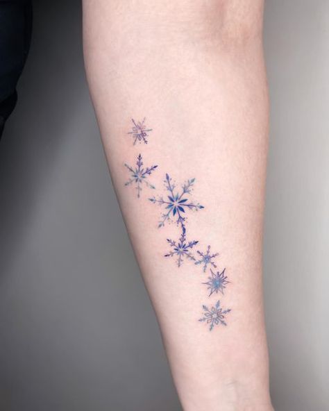 Small Snowflake Tattoo, Snowflake Tattoos, Ice Tattoo, Snowflake Tattoo, Winter Tattoo, Snow Tattoo, Korean Tattoo Artist, Snow Flake Tattoo, Special Tattoos