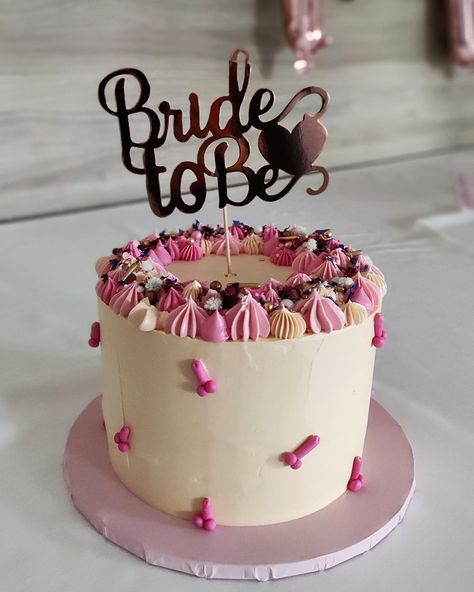 Bacherlotte Cakes, Bachellorete Cakes, Bachelorette Party Sweets, Bach Party Cake, Hen Party Cake Ideas, Bachelorette Cake Ideas Classy, Bachelorette Cake Ideas Funny, Bridal Shower Cake Ideas Funny, Cake For Bachelorette Party