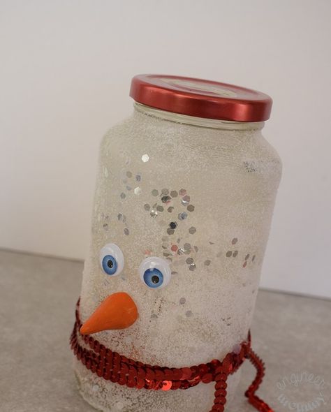 DIY Snowman Mason Jar Luminary Snowman Mason Jar, Mason Jar Snowman, Mason Jar Luminaries, Winter Wonderland Decorations, Foam Pumpkins, Diy Snowman, Glitter Crafts, Jar Diy, Seasonal Crafts