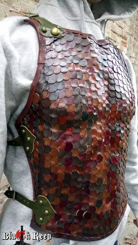 Leather Scale Armor Fantasy Scale Armor, Rouge Clothing, Bird Helmet, Dragon Scale Armor, Medium Armor, Scale Armor, Leather Armour, Gold Armor, Dragon Armor