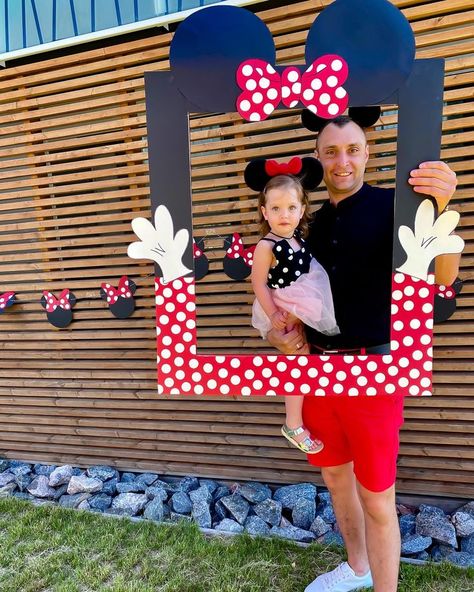 Party Photo Frame, Minnie Mouse Birthday Theme, Minnie Mouse Birthday Party Decorations, Mickey Mouse Themed Birthday Party, Minnie Mouse Birthday Decorations, Party Frame, Mickey Birthday Party, Minnie Birthday Party, Mickey Mouse Theme