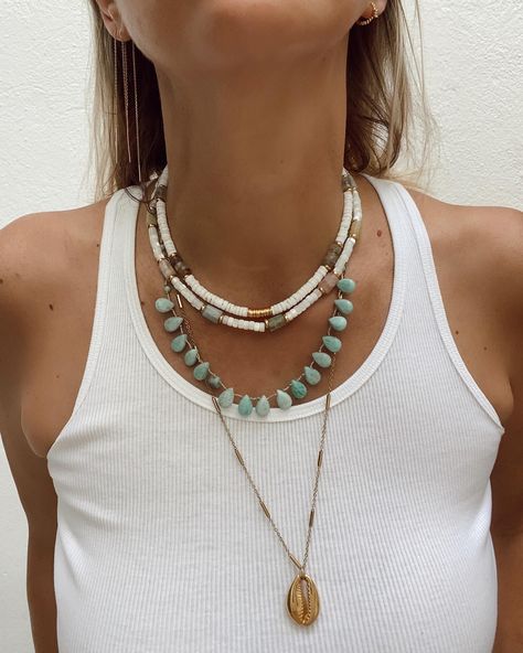 Rêver d’été, de peau bronzée et de sable chaud…☀️ #bijoux #bijouxsolaires #creatricefrancaise #jewelry #summer #summervibes #toulon #toulonforever Creative Jewelry Photography, Amazonite Jewelry, Jewelry Summer, Beaded Necklace Diy, Jewelry Accessories Ideas, Clay Necklace, Handmade Wire Jewelry, Trendy Necklaces, Jewelry Photography