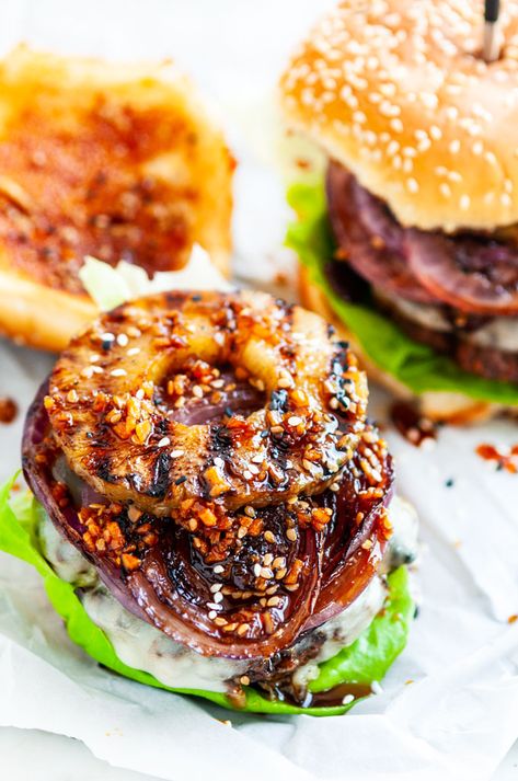 Pineapple Burgers Grilled, Teriyaki Burger Recipe, Teriyaki Burgers With Grilled Pineapple, Hawaiian Burgers Pineapple, Fancy Burger Recipes, Hawaiian Bbq Beef, Burger With Pineapple, Hawaiian Burger Recipe, Pineapple Burger