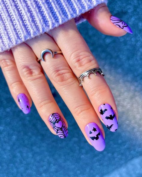 Purple Halloween Nail Art, Halloween Nail Purple, Purple Spider Web Nails, Purple Spooky Nails, Purple Halloween Nail Designs, Halloween Nails Purple, Goth Nail Ideas, Spooky Nail Designs, Spider Webs Halloween