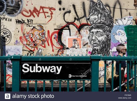 Subway Wallpaper, New York City Graffiti, Subway Graffiti, Gucci Art, Metro Nyc, City Graffiti, Lower East Side Nyc, Subway Car, Ny Subway