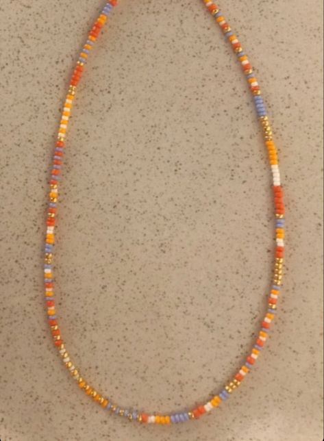 Bead Color Patterns, Small Beaded Necklace, Colorful Necklaces, Diy Collier, Beaded Jewelry Necklaces, Beading Jewelery, Beaded Necklace Diy, Diy Bracelet Designs, Beads Bracelet Design