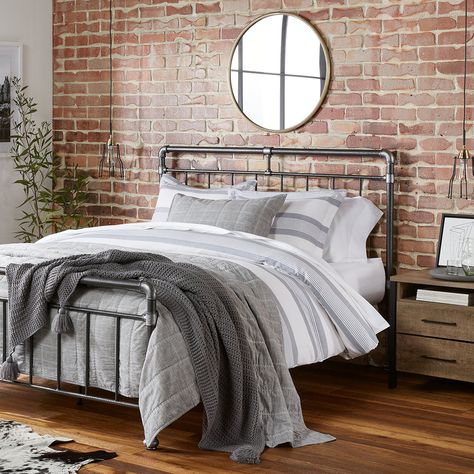 Industrial Style Bedroom, Casa Country, Industrial Bedroom, Brick Walls, Master Bedrooms Decor, Decor Minimalist, Dream Rooms, Modern Room, Bedroom Styles