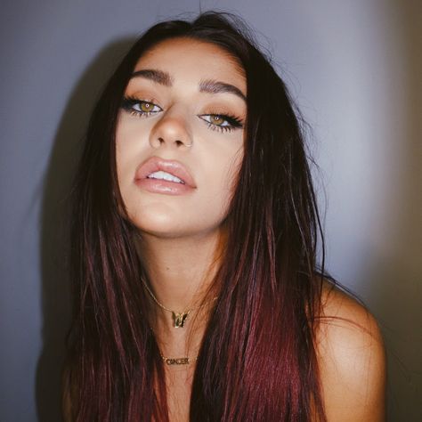 Youtube Channel : Andrea Russett Channel Owner : Andrea Russett Category : Music Language : … ...Read More... The post Andrea Russett first appeared on Channelthon. Andrea Russet, Music Language, Andrea Russett, Real Phone Numbers, Lucky Colour, Slim Frame, Cameron Dallas, Moving To California, Dark Brown Eyes