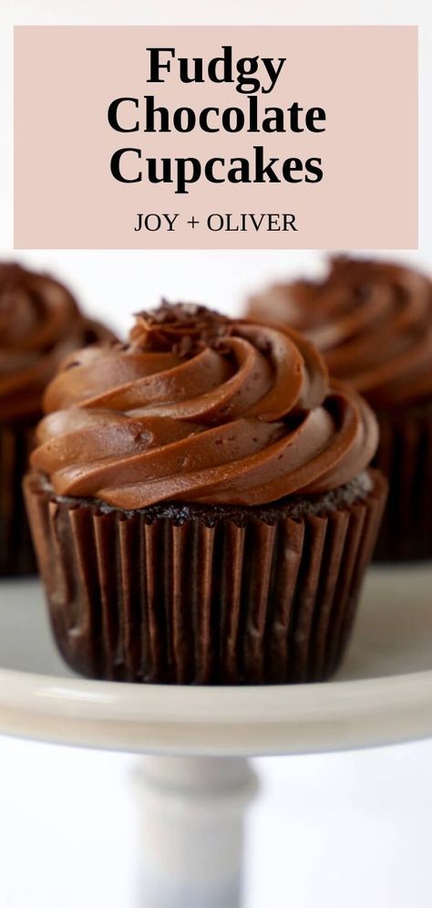 Fudgy Cupcake Recipe, Fudge Cupcakes Recipe, Homemade Chocolate Fudge Cake, Chocolate Fudge Cupcakes Recipe, Dozen Cupcake Recipe, Fudge Frosting For Cake, Dozen Chocolate Cupcakes, Chocolate Fudge Recipes, Fudge Peppermint