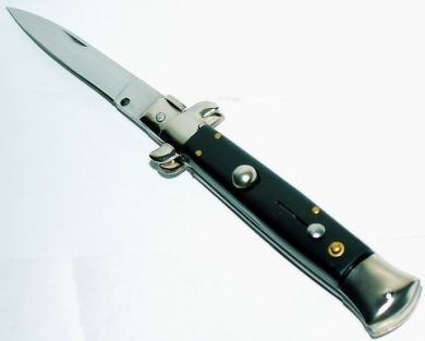 stillet knife - how a stiletto got its name Greaser Aesthetic, Hitman Agent 47, Butterfly Knives, Stiletto Knife, Agent 47, Pen Knife, Switchblade Knife, Hunting Supplies, Female Assassin