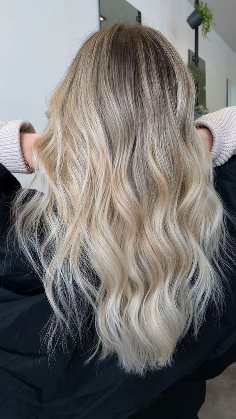 Beachy Blonde Hair, Summer Blonde Hair, Dyed Blonde Hair, Dirty Blonde Hair, Vlasové Trendy, Blonde Hair Inspiration, Blonde Hair Shades, Balayage Hair Blonde, Blonde Hair Looks