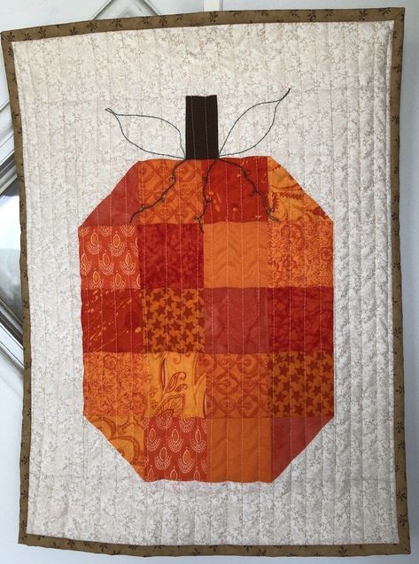 Pumpkin Harvest Blessing Door Hanger – Free Pattern Pumpkin Wall Hanging Pattern, Pumpkin Wall Hanging Quilt, Quilted Door Hangers Free Pattern, Pumpkin Wall Hanging, Quilted Wall Hangings Patterns, Themed Quilts, Pumpkin Patterns Free, Door Banners, Pumpkin Wall