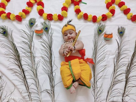 Janmashtami Theme Baby Photoshoot, Janmastmi Baby Photoshoot, Krishnastami Decoration Ideas, Krishnastami Baby Photoshoot, Janmashtami Baby Photoshoot, Monthly Photoshoot, Baby Fashion Newborn, Baby Photography Poses, Baby Birthday Photoshoot