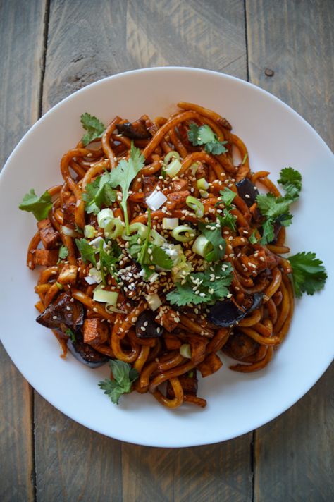 Miso Udon Noodles, Pork Udon Noodle Recipe, Miso Udon Noodle Soup, Udon Noodle Recipe Vegetarian, Udon Vegetarian, Aubergine Noodles, Eggplant Noodles, Yaki Udon Recipe, Miso Noodles