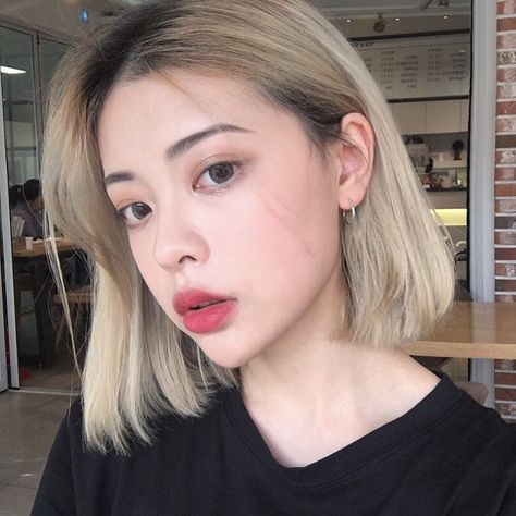 Ulzzang makeup | Kbeauty Blonde Hair Korean, Blonde Asian Hair, Ulzzang Hair, Hair Color Asian, Blonde Hair Makeup, Blonde Asian, Makeup Korean, Korean Hair Color, Girl Hair Colors