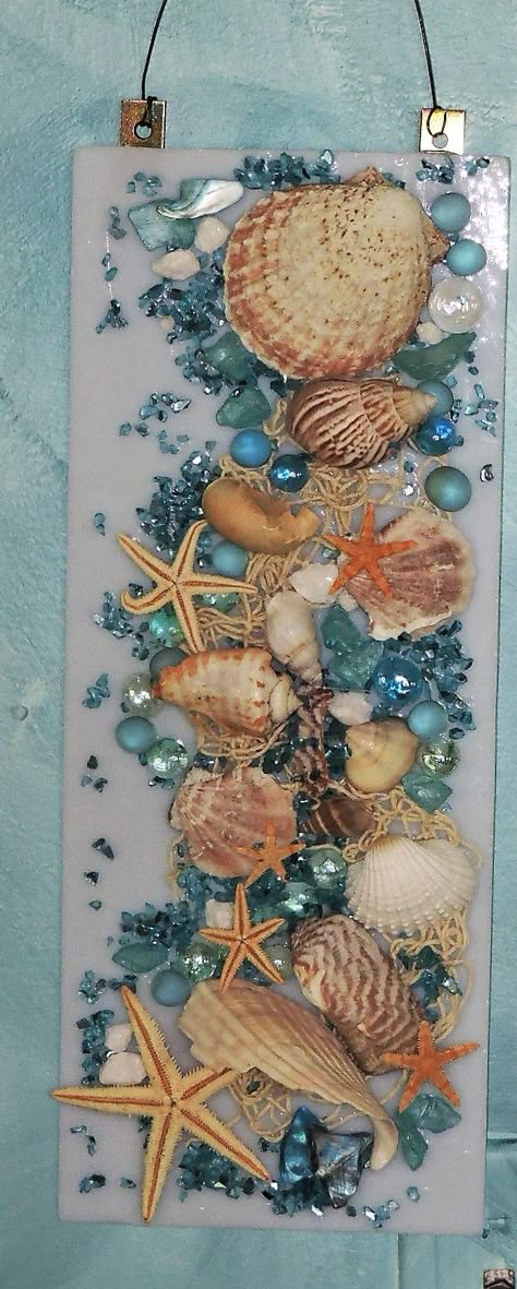 Glass Mixed Media Art, Shell Art Projects, Broken Glass Crafts, Seashell Art Diy, Beach Themed Crafts, Decoration Vitrine, Art Coquillage, Seashell Projects, Seashell Wall Art