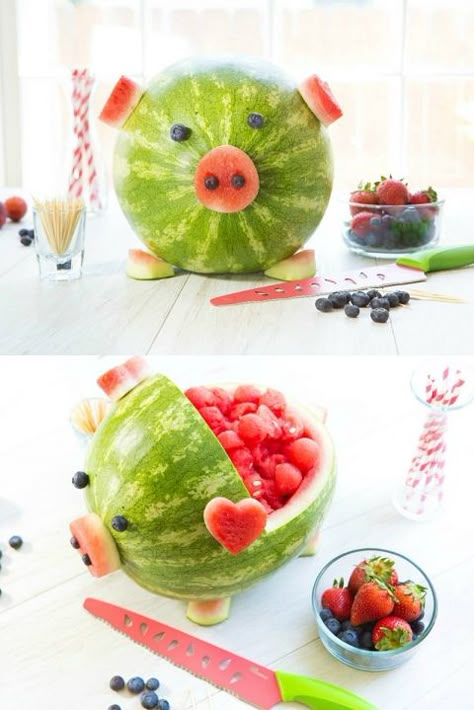 Watermelon Carving Graduation, Watermelon Carving Wedding, Watermelon Pig, Watermelon Carving Easy, Watermelon Fruit Bowls, Watermelon Hacks, Stairway Makeover, Bug Snacks, Watermelon Shark