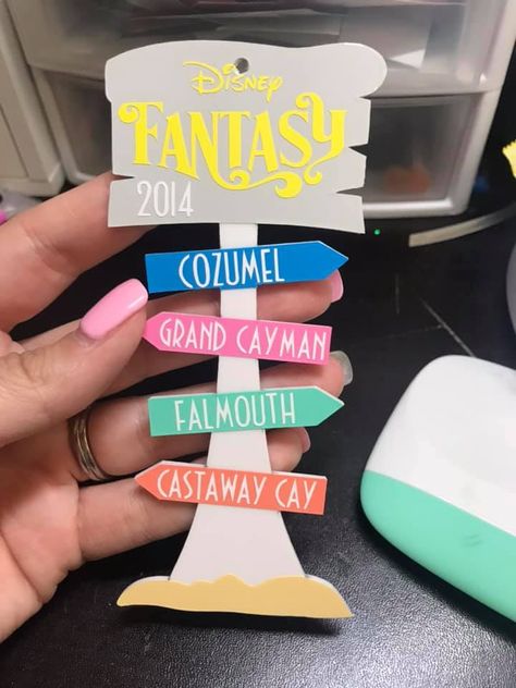 Cruise Ornament or magnet color Cruise Door Signs Diy, Disney Magnet Exchange Ideas, Disney Cruise Magnet Exchange, Cruise Magnets Cabin Doors Diy, Fish Extender Ornament Ideas, Cruise Crafts Ideas, Disney Cruise Fe Gift Ideas, Diy Cruise Door Magnets, Disney Cruise Ornaments Diy