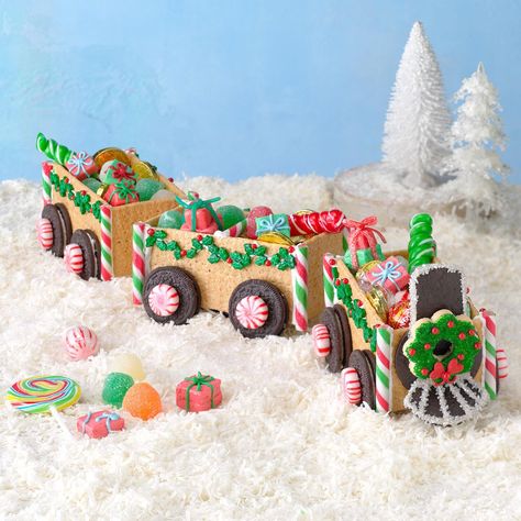 Christmas Candy Train Ginger Bread Train Ideas, Train Gingerbread House, Candy Trains For Christmas, Gingerbread Train Ideas, Christmas Candy Train, Gingerbread Competition, Christmas Trains, Candy Train, Homemade Gingerbread House