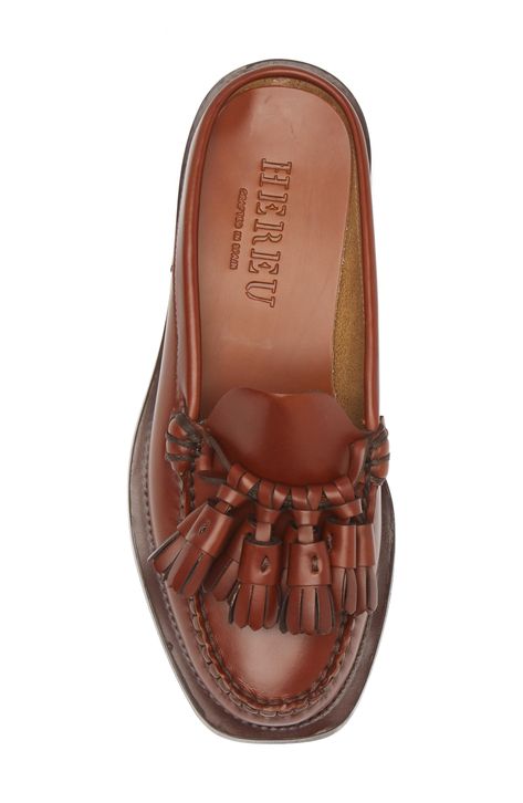 Find HEREU Cairel Tassel Mule on Editorialist. A dramatic cluster of tassels charms the vamp of this playful loafer slashed and reissued as a street-chic mule. Leather upper, lining and sole Made in Spain Hereu Shoes, Loafer Mules Outfit, Styling Mules, Mule Outfits, Carrie Bradshaw Outfits, Fashion 2000s, Ibiza Outfits, Tassel Shoes, The Vamp