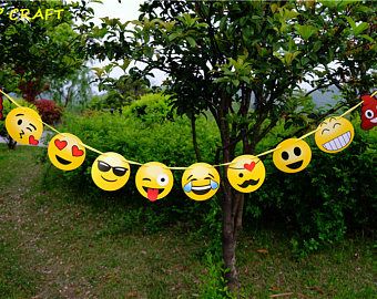 Emoticon Party, Cake Emoji, Emoji Party Decorations, Emoji Decorations, Party Emoji, Halloween Emoji, Emoji Birthday Party, Birthday Snacks, Kids Themed Birthday Parties