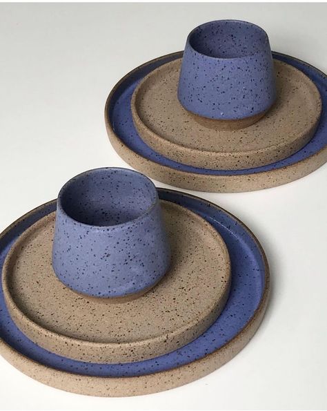 Ceramic Bowl Set Ideas, Wheel Thrown Plates, Ceramic Plate Set, Ceramic Dinner Set, Beginner Pottery, Ceramic Dinnerware Set, Home Decor Idea, Diy Ceramic, Kitchen Home Decor