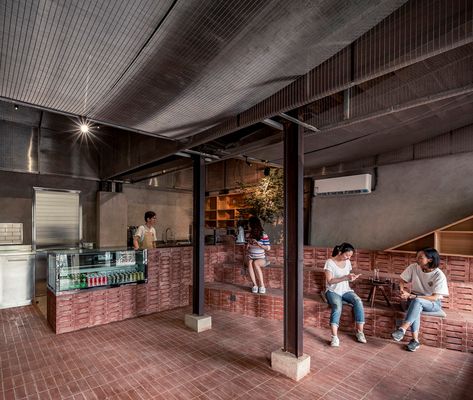 Architecture with Built-in Furniture: 10 Projects with Brick Fixtures | ArchDaily Brick Cafe, Transforming Furniture, Modern Cafe, Public Architecture, Landscape And Urbanism, Built In Furniture, Chicago Architecture, Brick Flooring, Cultural Architecture