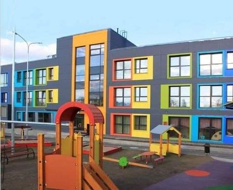 Kindergarten Architecture, Exterior Paint Schemes, Preschool Designs, School Building Design, Kindergarten Design, School Interior, Nursery School, Education Architecture, Space Ideas